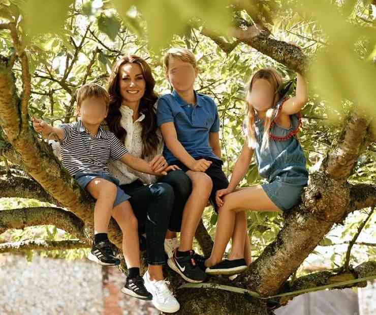 Kate Middleton coccolata dai figli