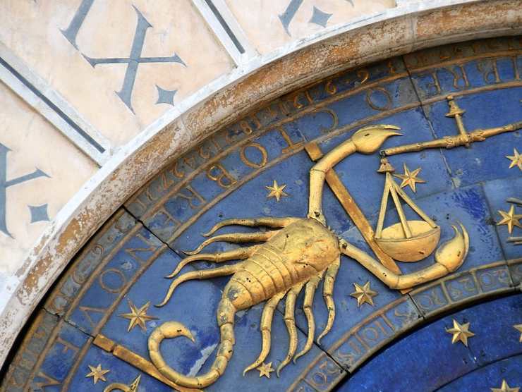 Segno zodiacale asociale